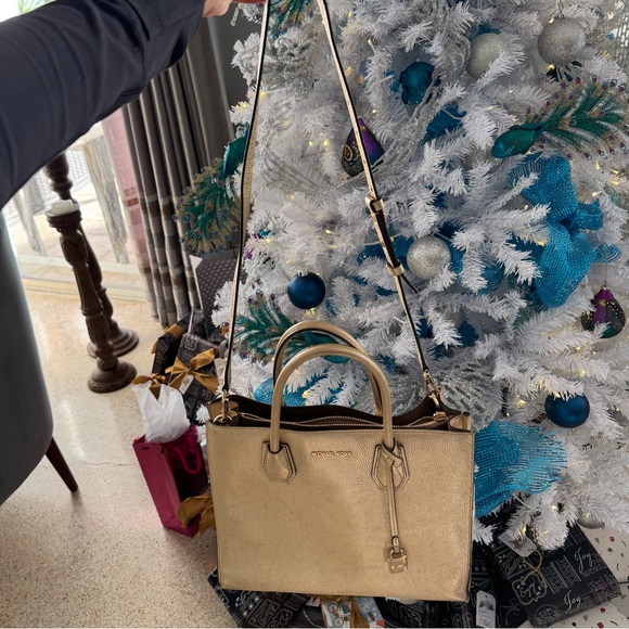 Michael Kors Mercer Large Metallic Pebbled Leather Tote Gold Shoulder Bag - Picture 7 of 9